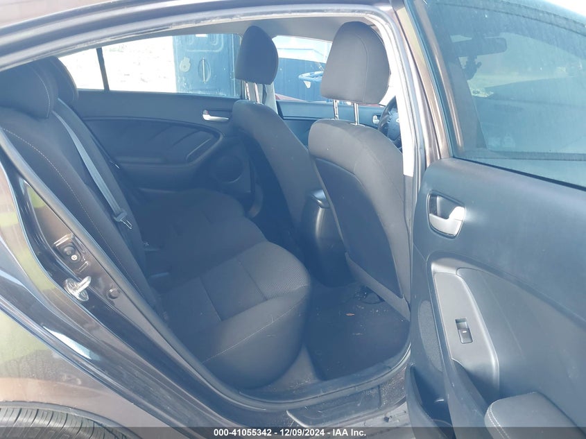 2017 KIA FORTE VIN: 3KPFK4A79HE156497