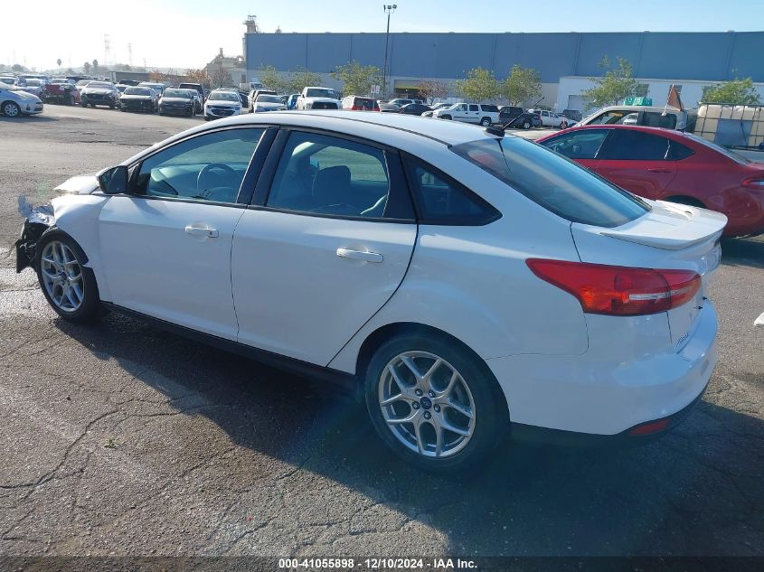 VIN 1FADP3F24FL319177 2015 FORD FOCUS no.3