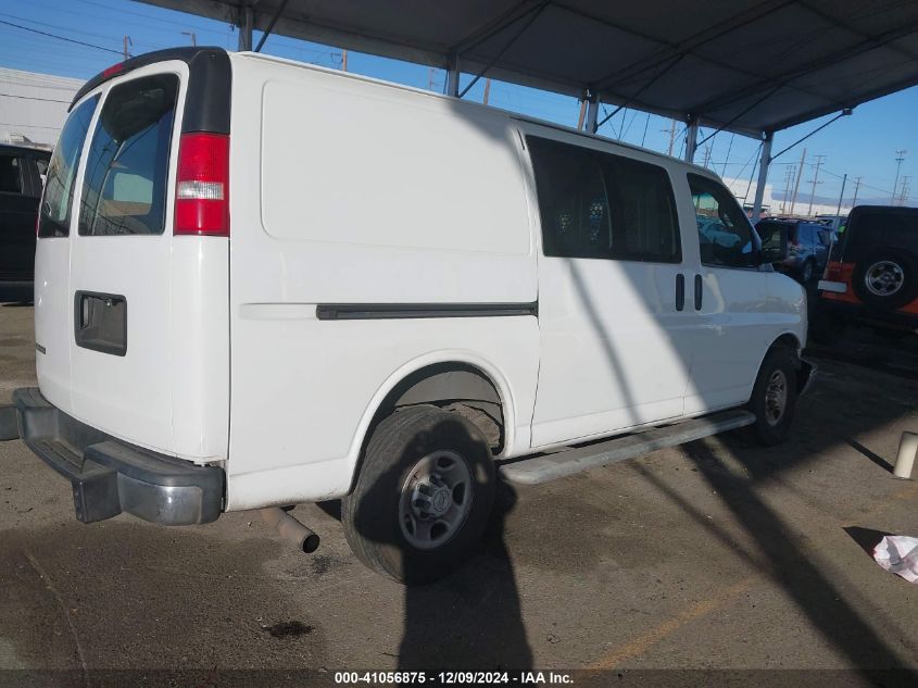 VIN 1GCWGAFG8J1904335 2018 CHEVROLET EXPRESS 2500 no.4