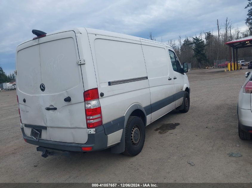 VIN WD3PE7DD4GP242081 2016 Mercedes-Benz Sprinter 2... no.4