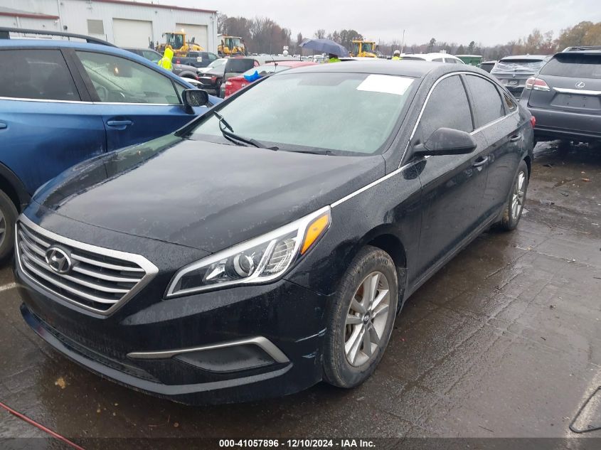 VIN 5NPE24AF5HH568396 2017 Hyundai Sonata, SE no.2