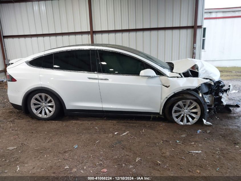 2018 Tesla Model X 100D/75D/P100D VIN: 5YJXCBE24JF138297 Lot: 41058224