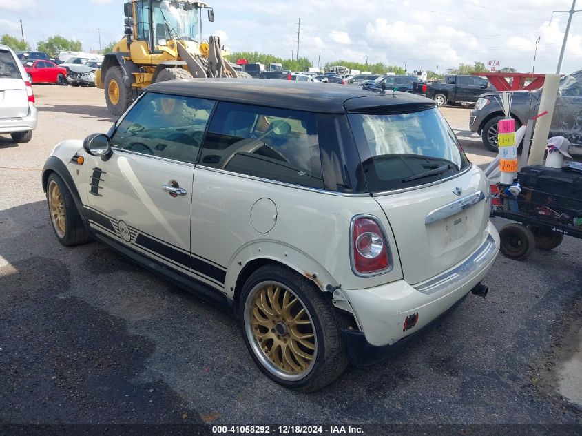 2011 Mini Cooper VIN: WMWSU3C5XBT098930 Lot: 41058292