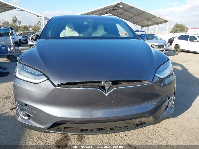 2020 Tesla Model X Long Range Dual Motor All-Wheel Drive/Long Range Plus Dual Motor All-Wheel Drive VIN: 5YJXCAE2XLF261762 Lot: 41060301