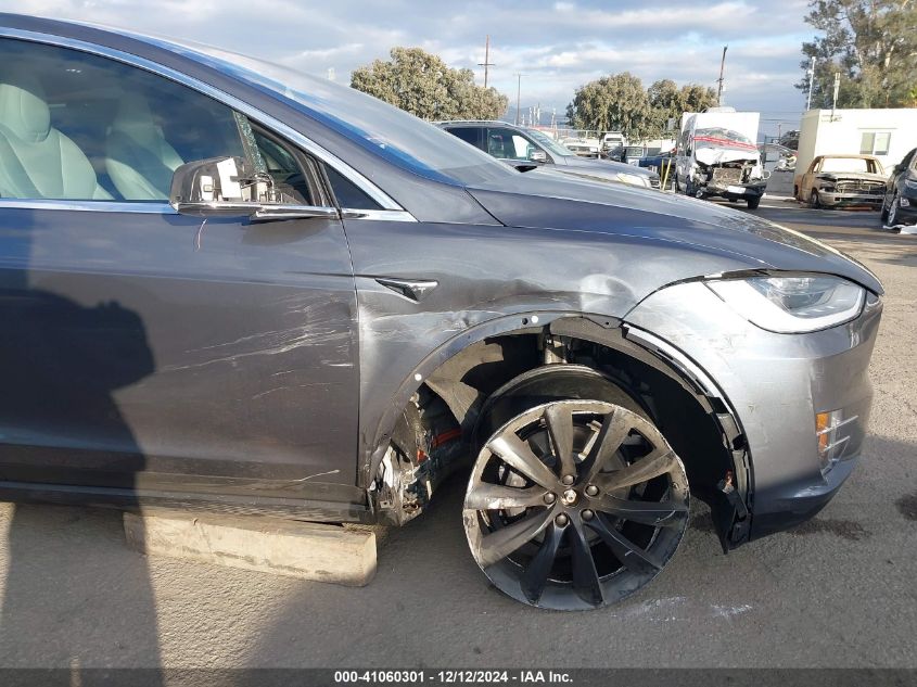 2020 Tesla Model X Long Range Dual Motor All-Wheel Drive/Long Range Plus Dual Motor All-Wheel Drive VIN: 5YJXCAE2XLF261762 Lot: 41060301