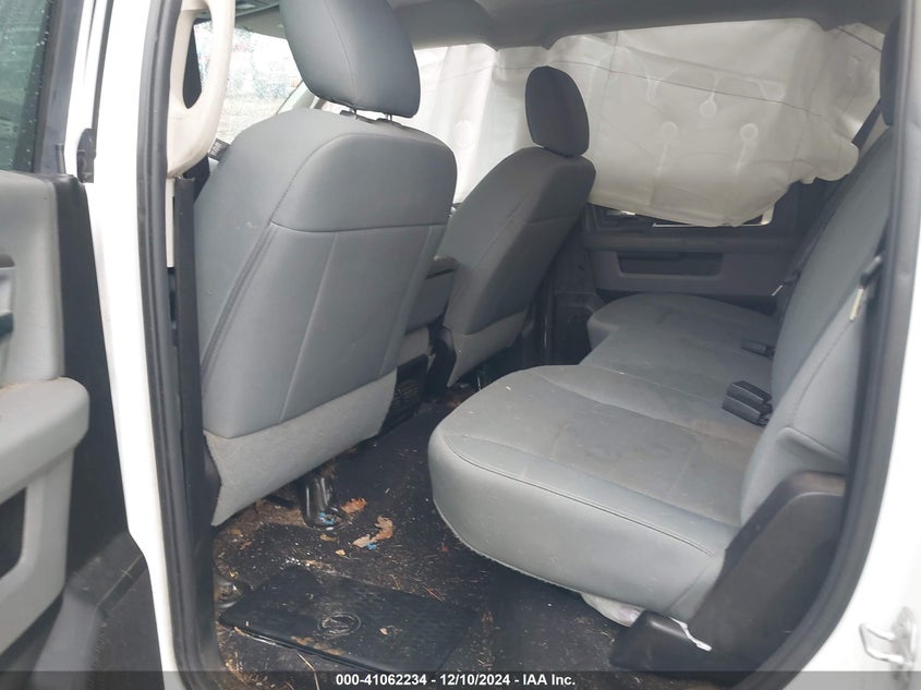 2019 RAM 1500 CLASSIC VIN: 1C6RR6TT8KS584944
