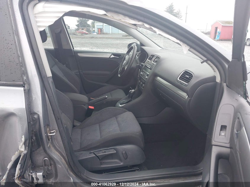 2014 VOLKSWAGEN GOLF 2.5L - WVWDB7AJ1EW009709