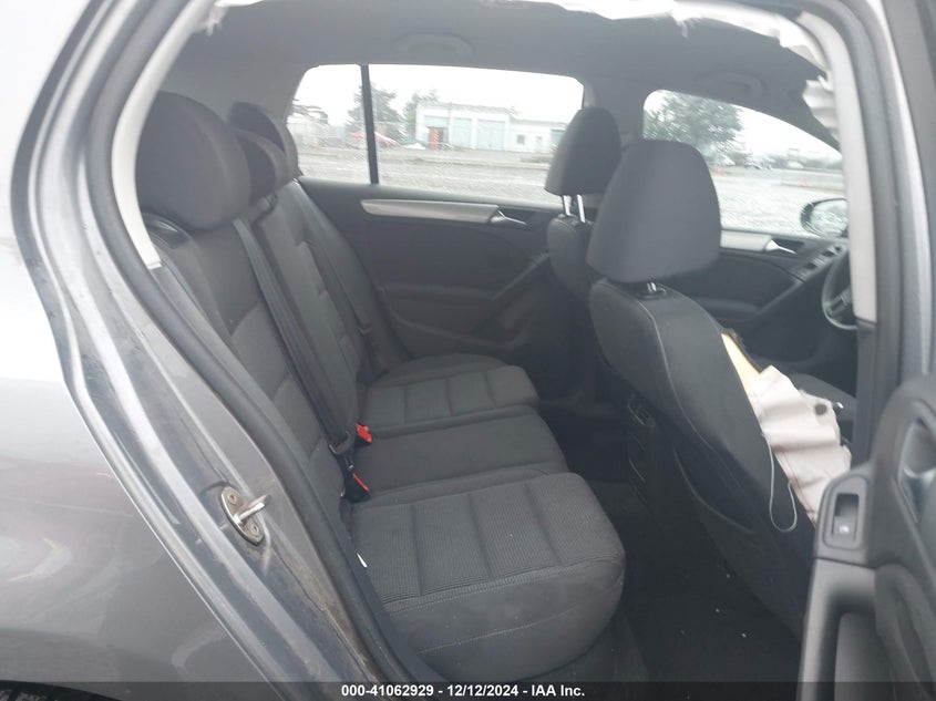 2014 VOLKSWAGEN GOLF 2.5L - WVWDB7AJ1EW009709