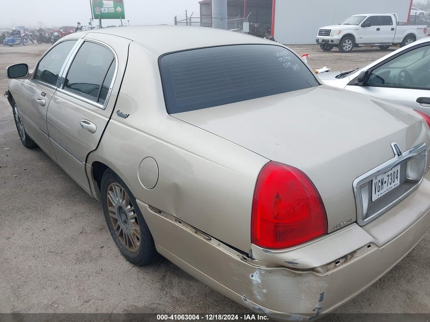 Vin: 2lnbl8cv8ax616808, lot: 41552970, lincoln town car signature limited 20103