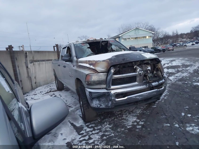 Vin: 3c6ur5hl2hg634766, lot: 41553251, ram 2500 tradesman  4x4 8' box 2017 img_1