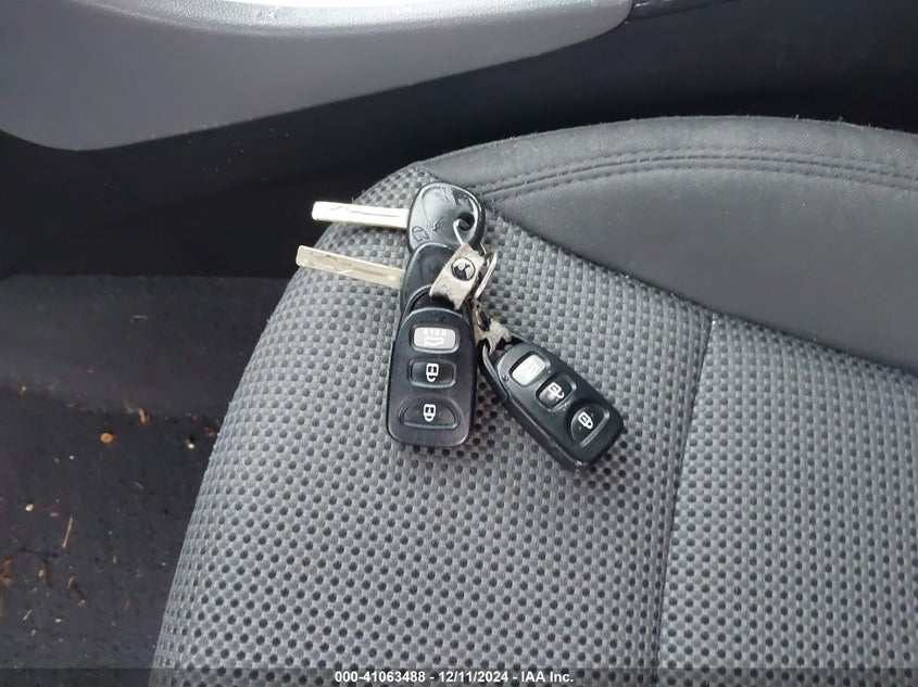 2012 HYUNDAI SONATA VIN: 5NPEB4AC3CH423713