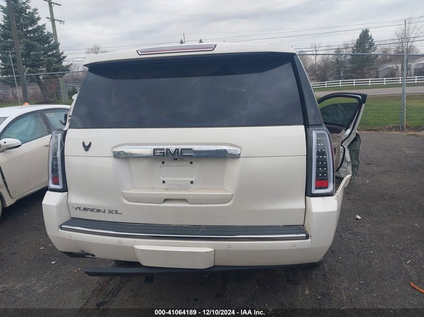 2015 GMC YUKON XL 1500 DENALI - 1GKS2JKJXFR178330