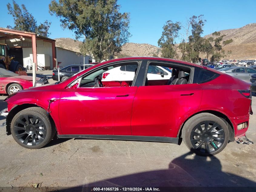 2024 Tesla Model Y Long Range Dual Motor All-Wheel Drive VIN: 7SAYGAEE2RF021118 Lot: 41065726