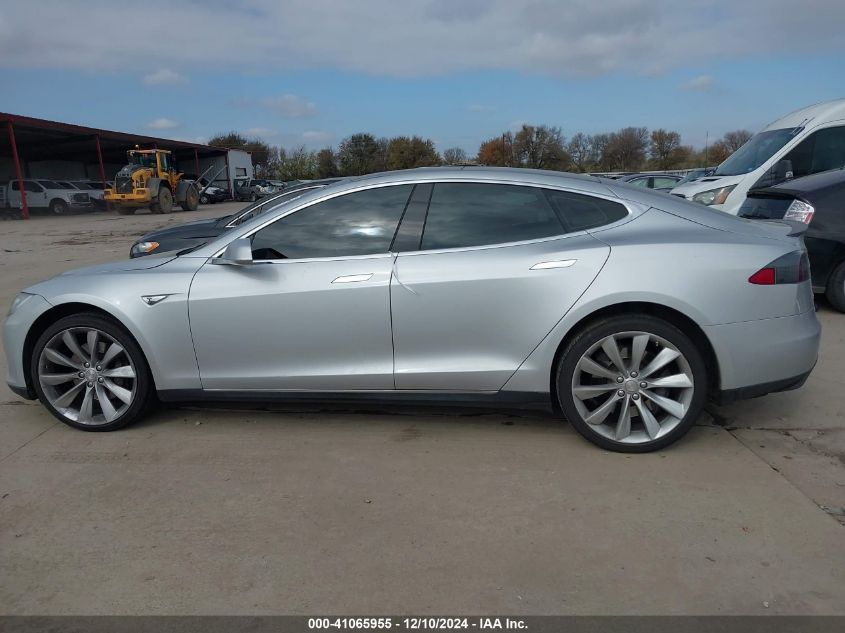 2013 Tesla Model S Performance VIN: 5YJSA1DP2DFP17574 Lot: 41065955