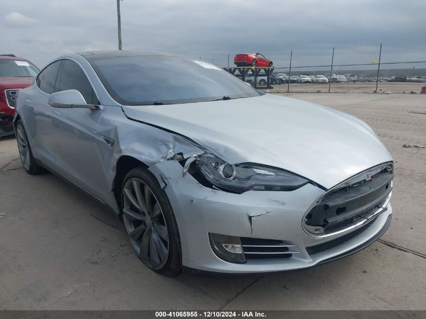 2013 Tesla Model S Performance VIN: 5YJSA1DP2DFP17574 Lot: 41065955