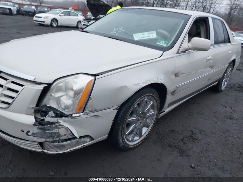 2011 CADILLAC DTS VIN: 1G6KH5E69BU116100