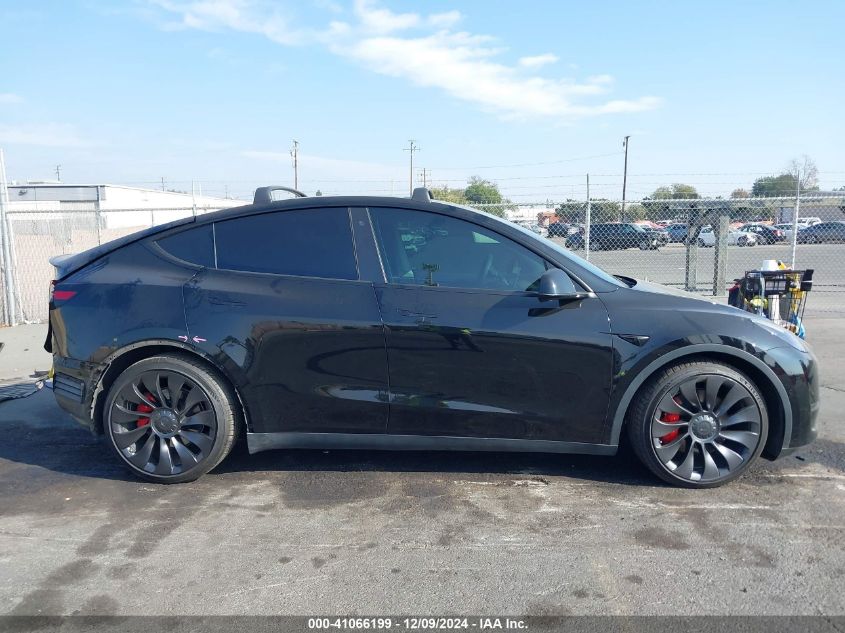 2022 Tesla Model Y Performance Dual Motor All-Wheel Drive VIN: 7SAYGDEF6NF492659 Lot: 41066199