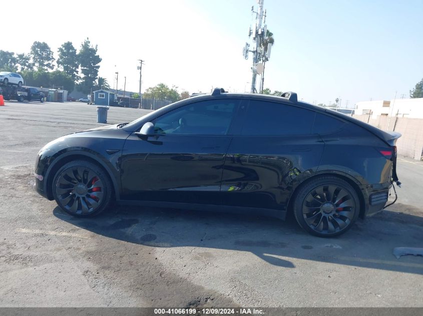 2022 Tesla Model Y Performance Dual Motor All-Wheel Drive VIN: 7SAYGDEF6NF492659 Lot: 41066199