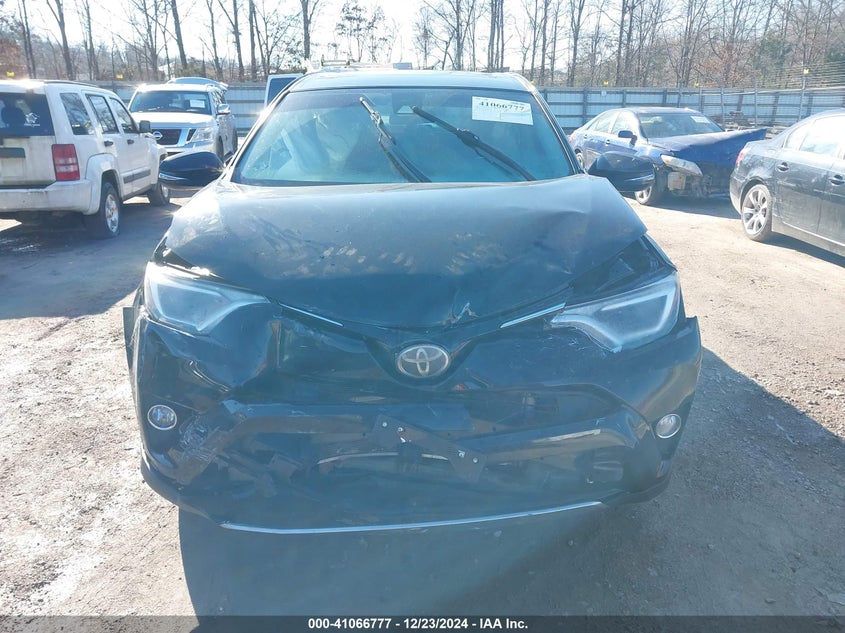 2018 TOYOTA RAV4 XLE VIN: 2T3RFREV9JW704256