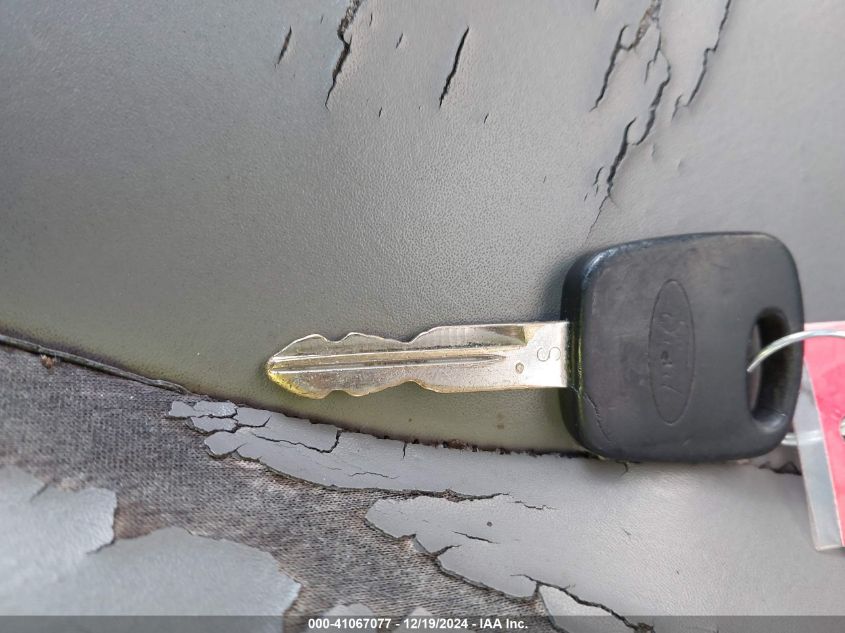 2001 Ford Expedition Eddie Bauer VIN: 1FMRU17W31LA94043 Lot: 41067077