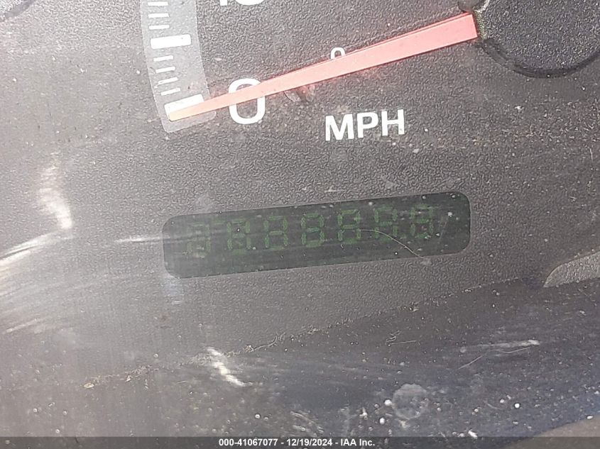 2001 Ford Expedition Eddie Bauer VIN: 1FMRU17W31LA94043 Lot: 41067077