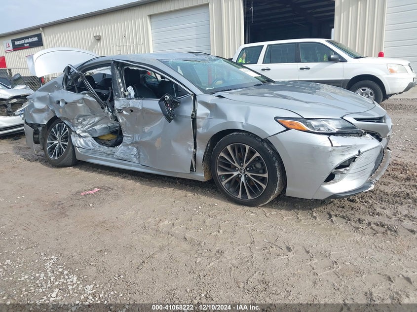 2018 TOYOTA CAMRY VIN: 4T1B11HK2JU564756