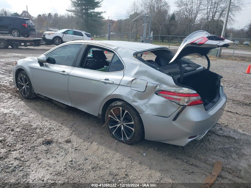 2018 TOYOTA CAMRY VIN: 4T1B11HK2JU564756