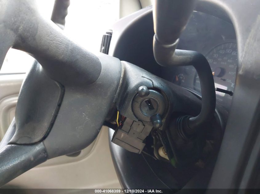 2001 Chevrolet Express VIN: 1GCHG39R611182347 Lot: 41068359