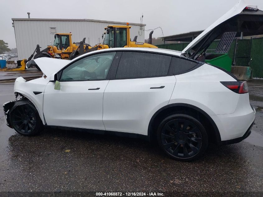 VIN 7SAYGDEE2PA118573 2023 Tesla Model Y, Awd/Long... no.3