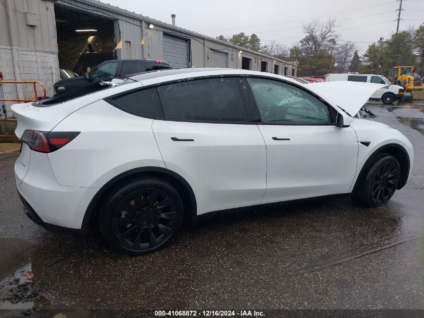 VIN 7SAYGDEE2PA118573 2023 Tesla Model Y, Awd/Long... no.4