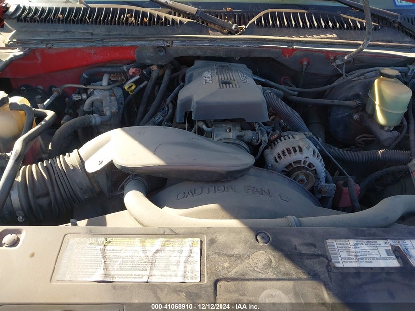 2000 Chevrolet Suburban VIN: 3GMFK16T3YG102841 Lot: 41068910