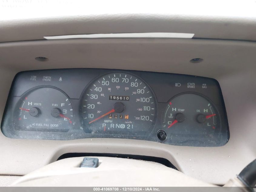 2005 Mercury Grand Marquis Ls/Lse VIN: 2MEFM75W35X611992 Lot: 41069708