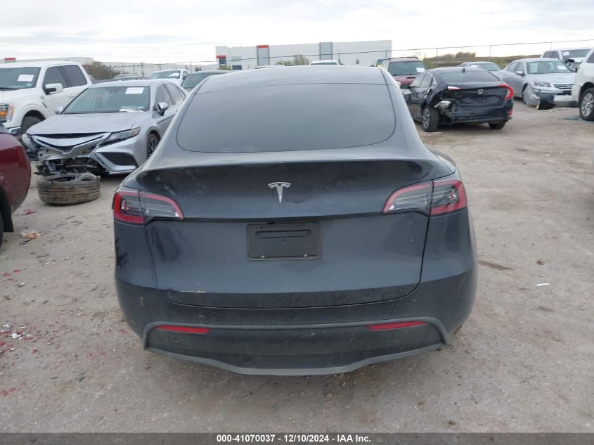 2024 Tesla Model Y Long Range Dual Motor All-Wheel Drive/Rwd VIN: 7SAYGDED0RF016038 Lot: 41070037