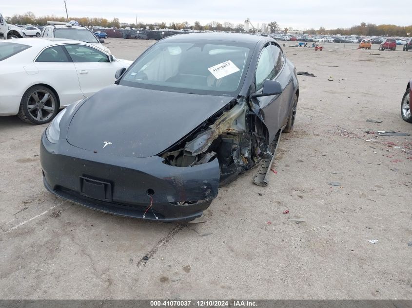 VIN 7SAYGDED0RF016038 2024 TESLA MODEL Y no.2