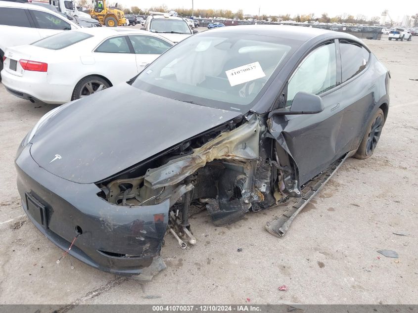 2024 Tesla Model Y Long Range Dual Motor All-Wheel Drive/Rwd VIN: 7SAYGDED0RF016038 Lot: 41070037