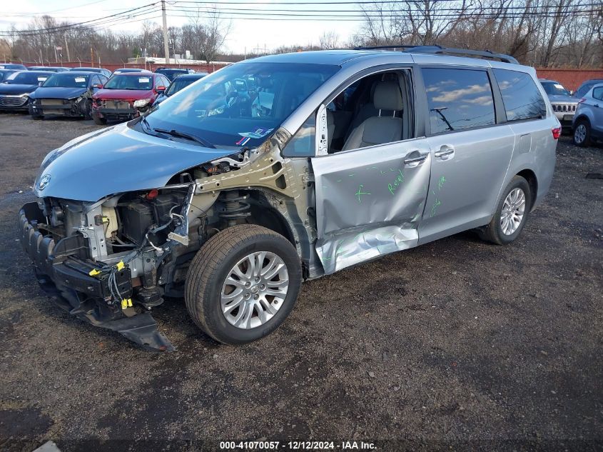 VIN 5TDYK3DCXFS656960 2015 Toyota Sienna, Xle/Limited no.2