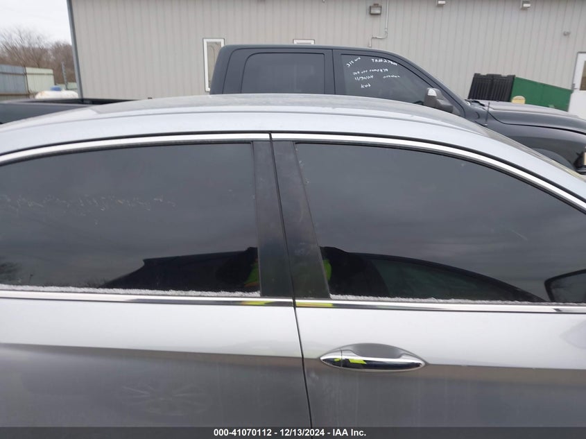 2017 HONDA ACCORD VIN: 1HGCR2F38HA165060
