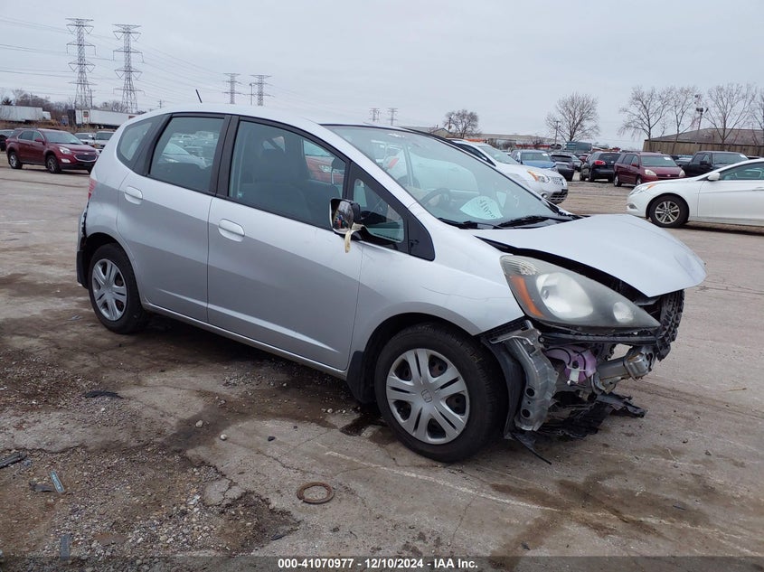 2011 HONDA FIT VIN: JHMGE8H31BS005713