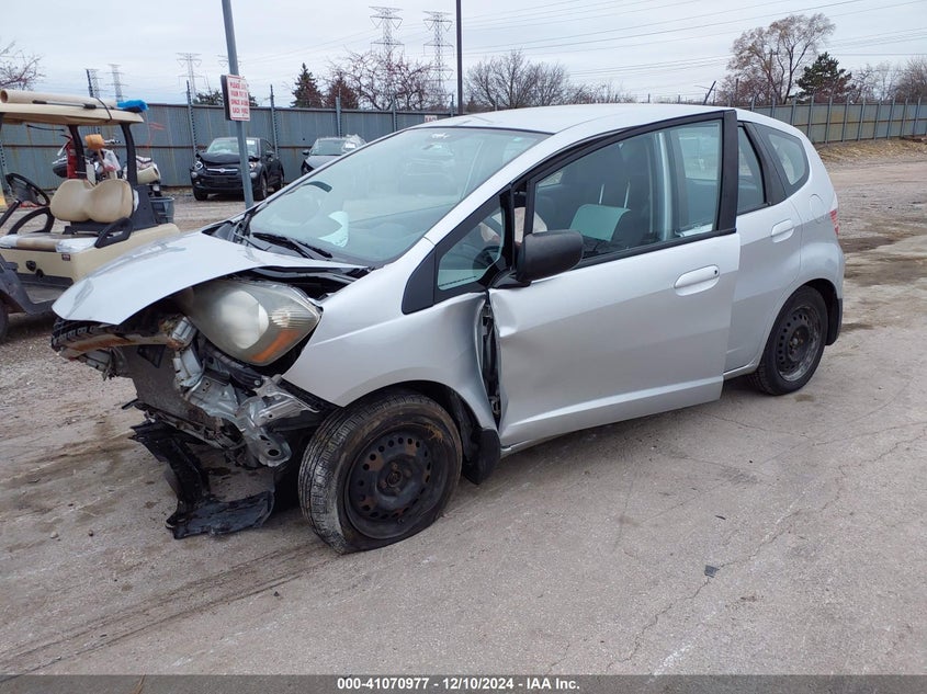 2011 HONDA FIT VIN: JHMGE8H31BS005713
