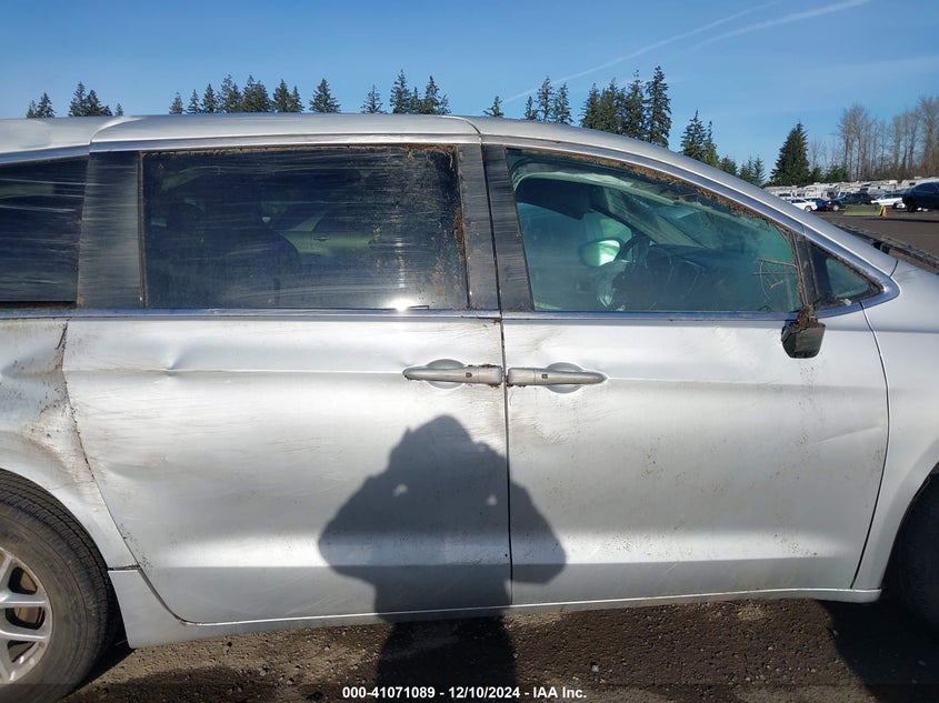 2024 CHRYSLER PACIFICA TOURING L - 2C4RC1BG2RR129231