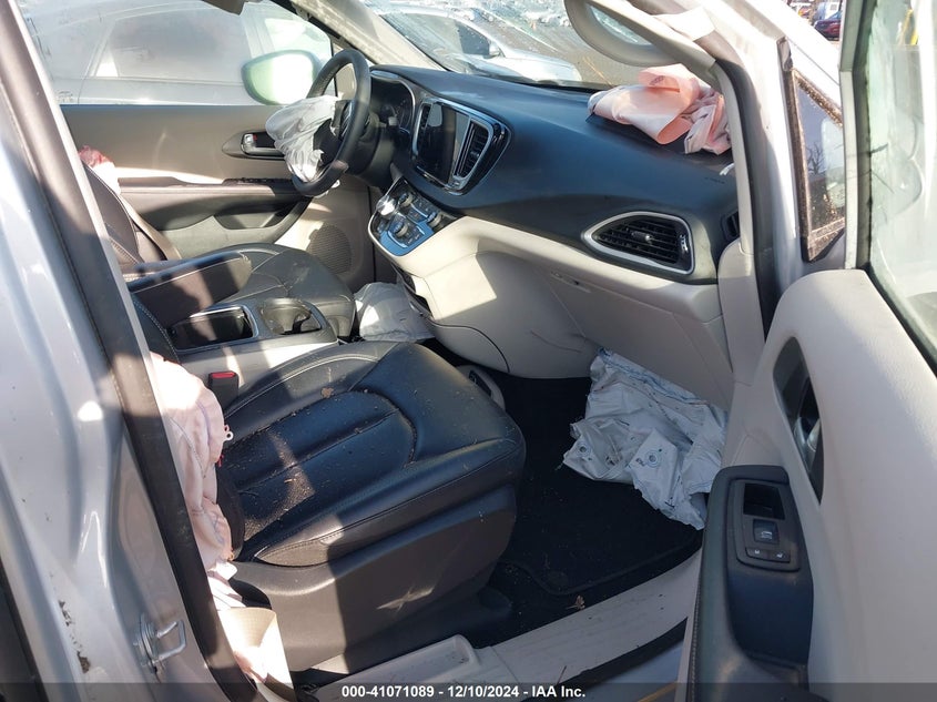 2024 CHRYSLER PACIFICA TOURING L - 2C4RC1BG2RR129231