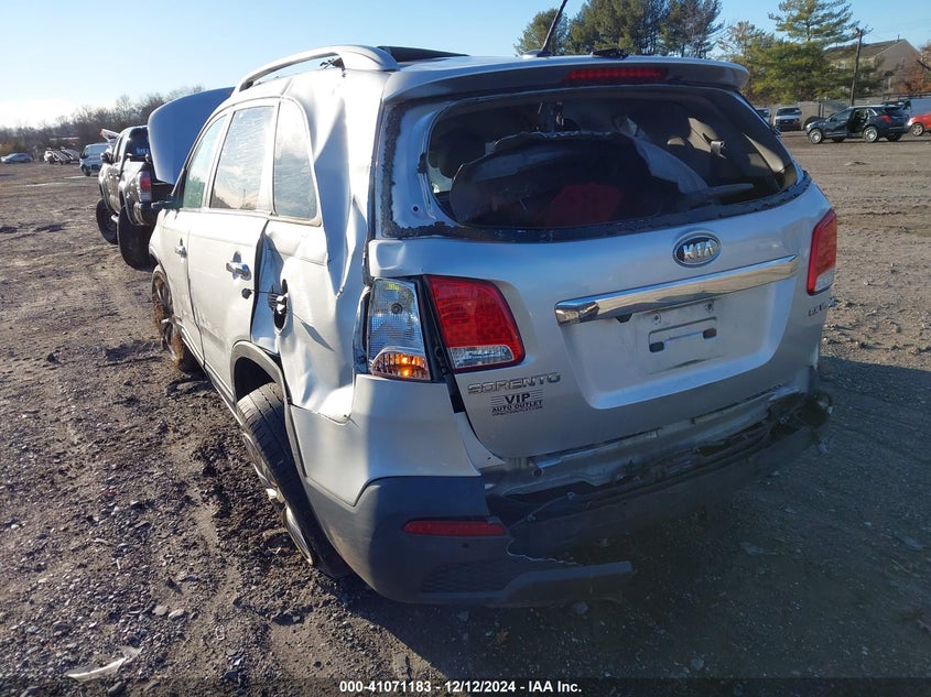 2011 KIA SORENTO VIN: 5XYKUDA21BG039164