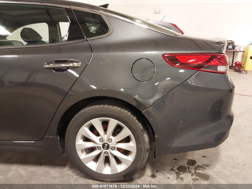 2018 KIA OPTIMA VIN: 5XXGT4L33JG190184