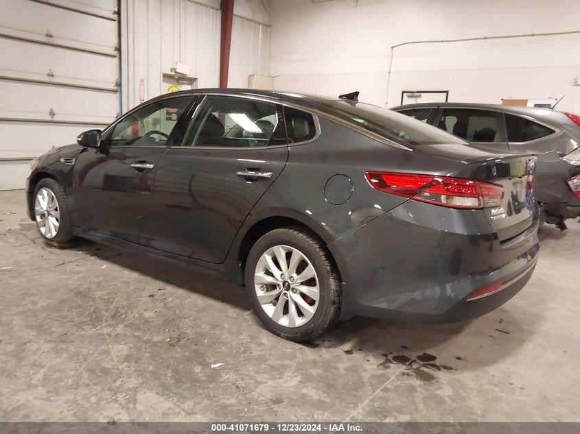 2018 KIA OPTIMA VIN: 5XXGT4L33JG190184