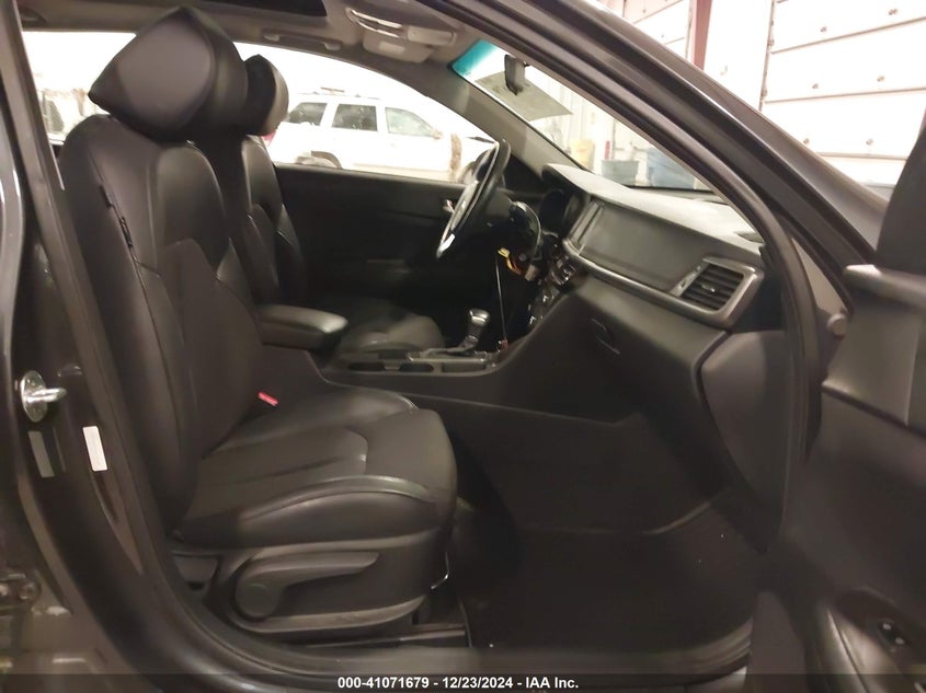 2018 KIA OPTIMA VIN: 5XXGT4L33JG190184