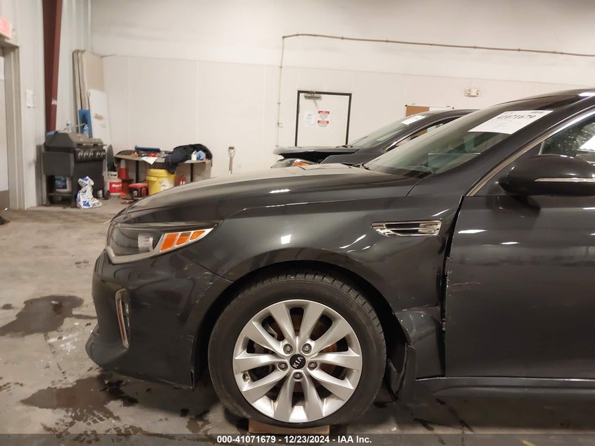 2018 KIA OPTIMA VIN: 5XXGT4L33JG190184