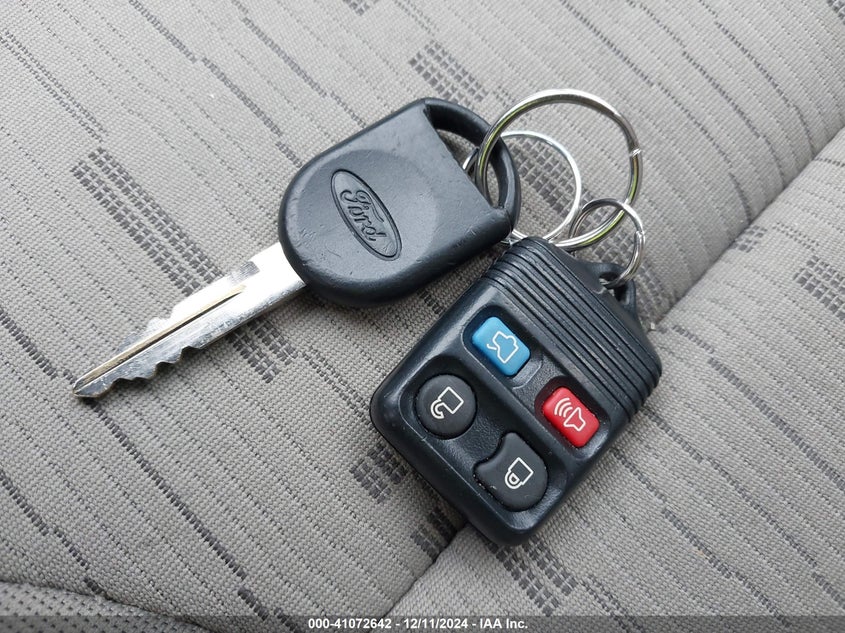 2008 FORD FOCUS VIN: 1FAHP35N88W211112