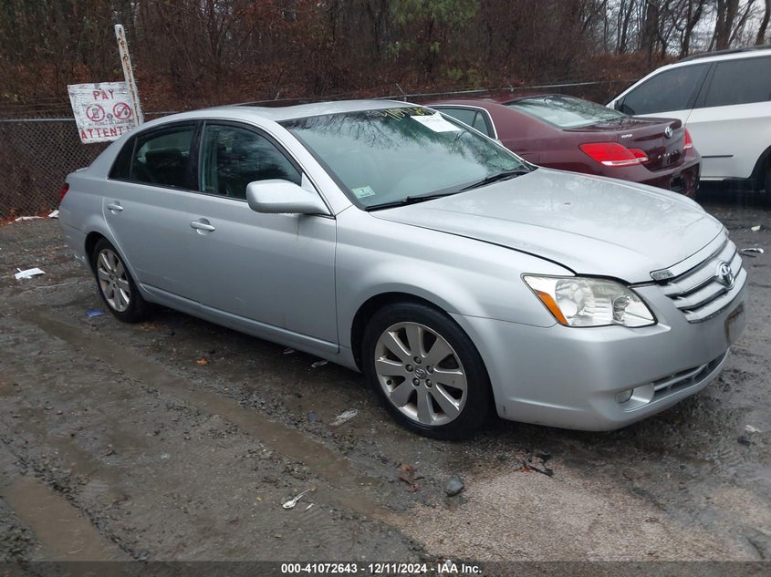 2005 TOYOTA AVALON