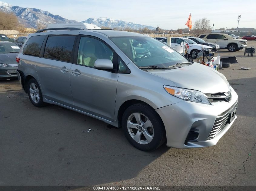 2020 Toyota Sienna, LE