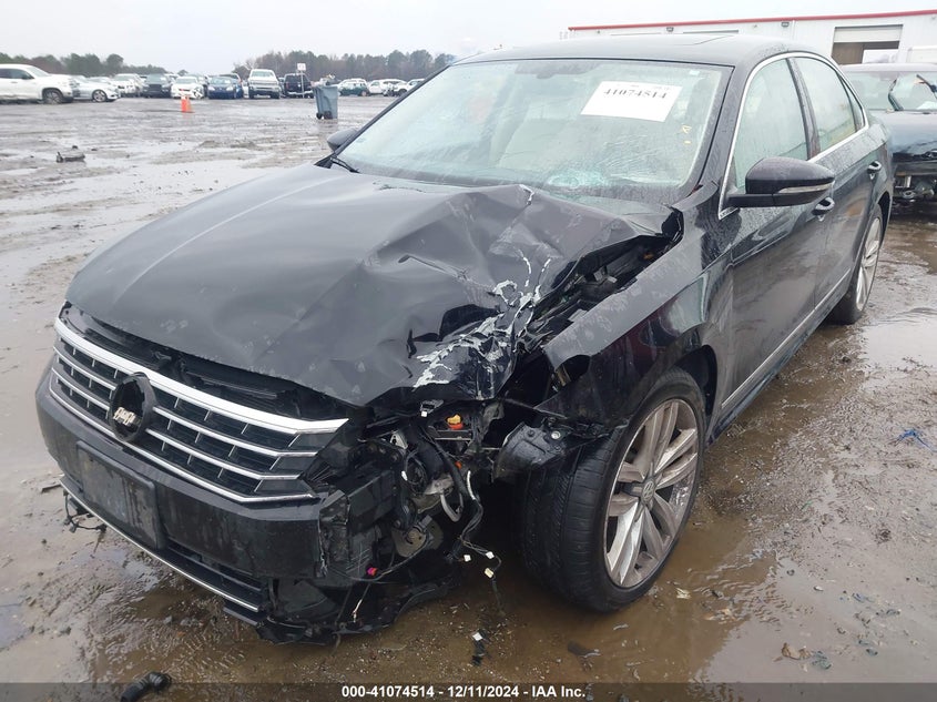 2017 VOLKSWAGEN PASSAT VIN: 1VWGT7A33HC081221